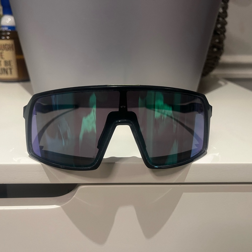 Oakley Sutro adult